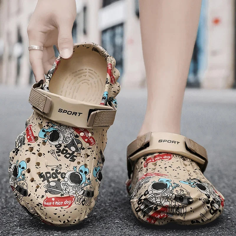 2024 Summer New Men's Slippers Outdoor Garden Clogs Male Casual Shoes Fashion Luxury Sandals Comfort Home Soft Slippers 40-45